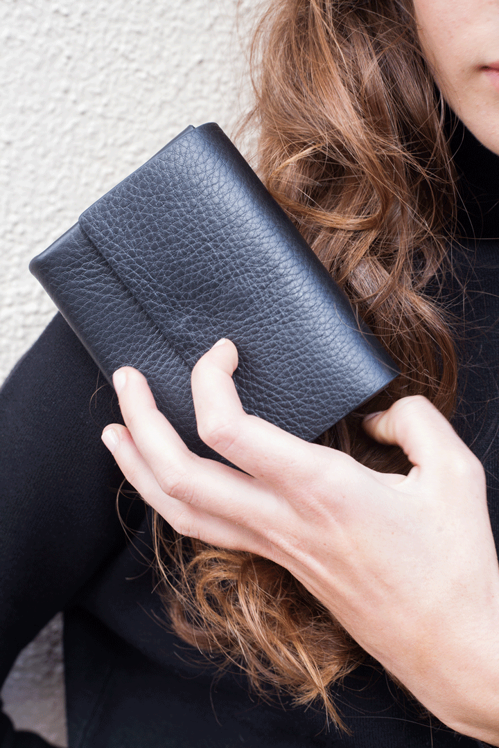 Inbar Harari Barcelona leather bag